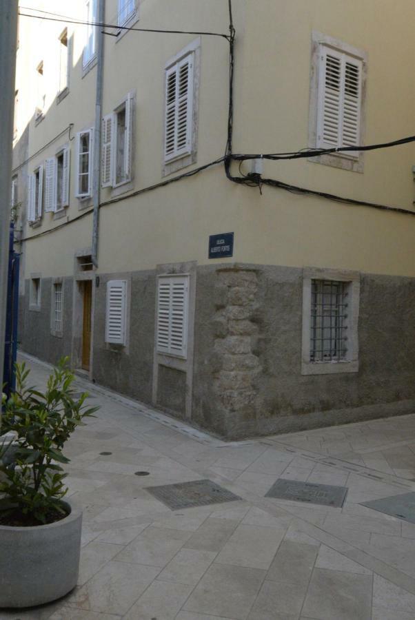 קרס Apartments And Rooms Oliva מראה חיצוני תמונה