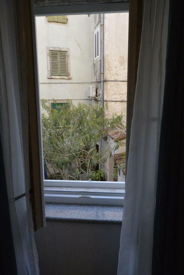 קרס Apartments And Rooms Oliva מראה חיצוני תמונה