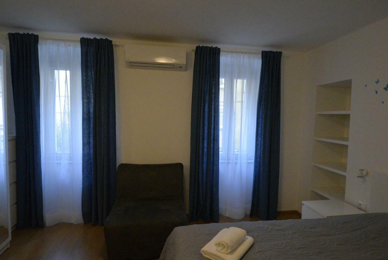 קרס Apartments And Rooms Oliva מראה חיצוני תמונה