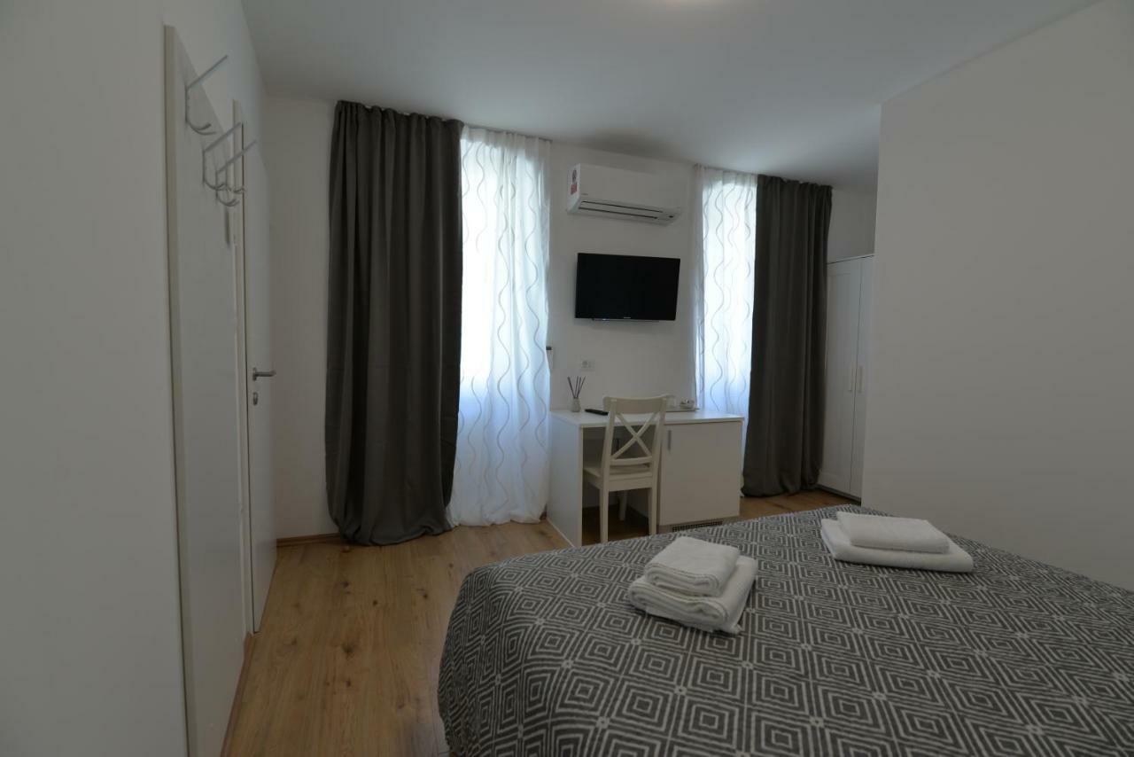 קרס Apartments And Rooms Oliva מראה חיצוני תמונה