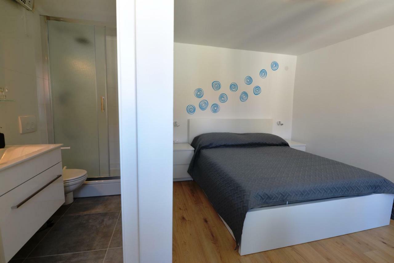 קרס Apartments And Rooms Oliva מראה חיצוני תמונה